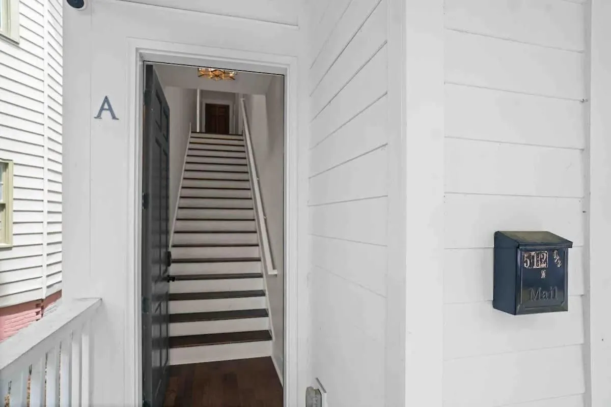 Daire Downtown At The Peach House Dogs Welcome Fully Fenced Yard And Off-Street Parking Savannah ABD